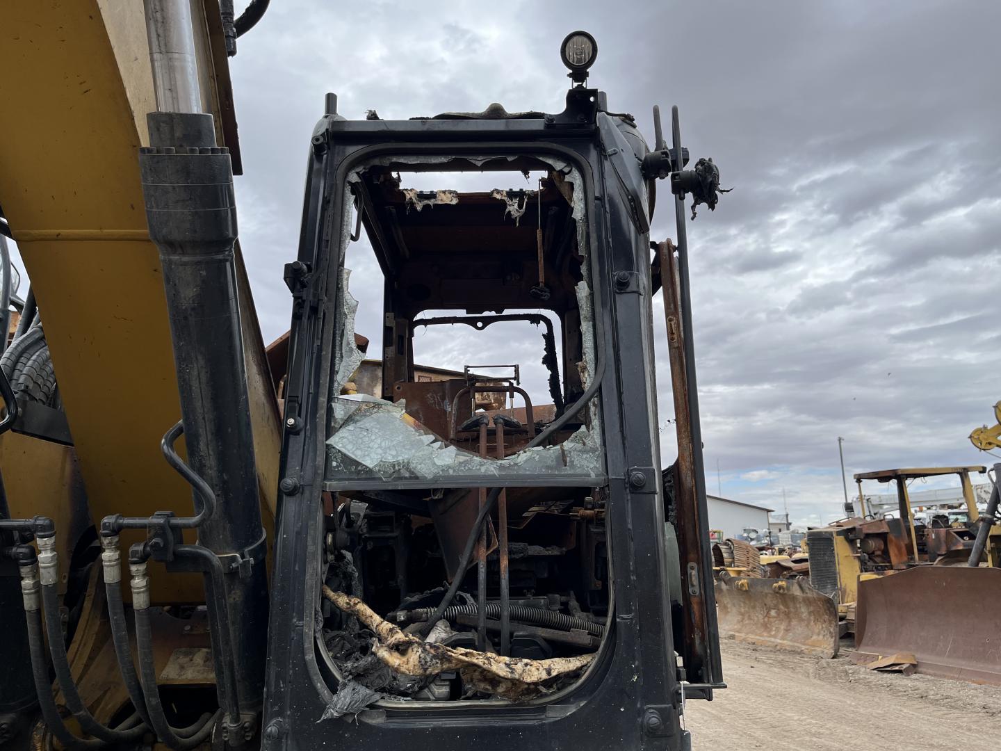 ./imagenes/INVOICE/2019/17290/EXCAVADORA CATERPILLAR 315F (37).JPG